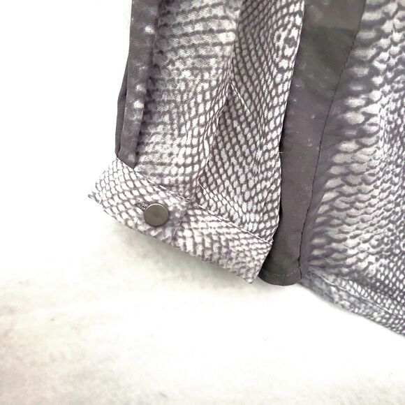 Rose + Olive Top Womens 1X Gray Snakeskin Flowy‎ Semi Sheer Hook Closure Tunic - Picture 7 of 9